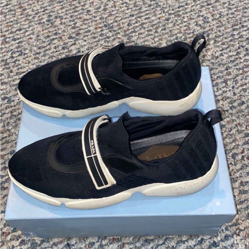 Prada cloudburst size 40
